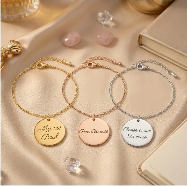 bracelet-medallion-grave-3-finitions Bracelet médaillon gravé personnalisé trois finitions — Oréa Joaillerie