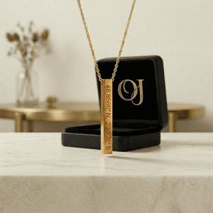 collier-gps-or-18k Collier coordonnées GPS gravées or 18k bijou personnalisé — Oréa Joaillerie