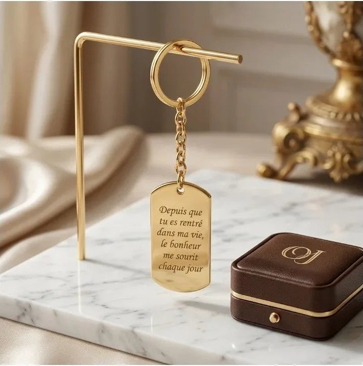 porte-cles-message-grave-or-18k Porte-clés message gravé personnalisé plaqué or 18k — Oréa Joaillerie